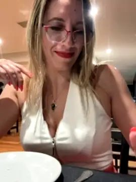 Gatitacarlita naked strip on cam for live sex video chat