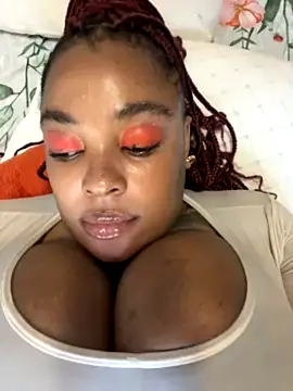 Katamia25 naked strip on cam for live sex video chat