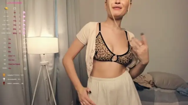 LiaMoody naked strip on cam for live sex video chat