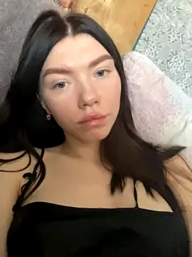 Lisaaa_Alisa naked strip on cam for live sex video chat