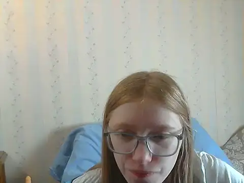 LustfulSarah naked strip on cam for live sex video chat