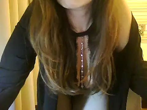 Melanya83 naked strip on cam for live sex video chat