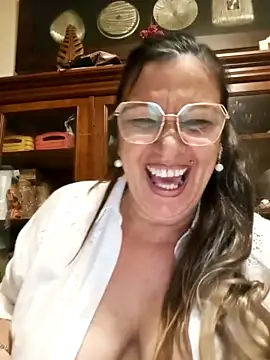 Melmamalhuda@xh naked strip on cam for live sex video chat