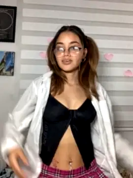 Miryamn naked strip on cam for live sex video chat