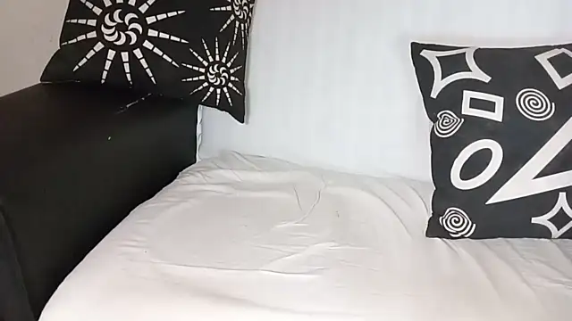 miyawhite@xh naked strip on cam for live sex video chat
