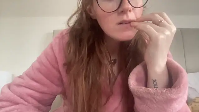 redheadrosie69 naked strip on cam for live sex video chat