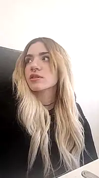 ShannonShanny naked strip on cam for live sex video chat