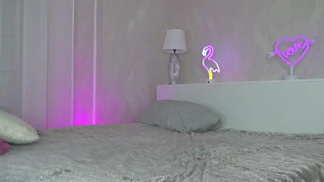 ShinyLiloo naked strip on cam for live sex video chat