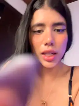 Abril1_ naked strip on cam for live sex video chat