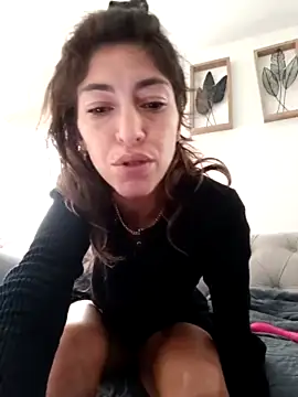 amanilouve naked strip on cam for live sex video chat