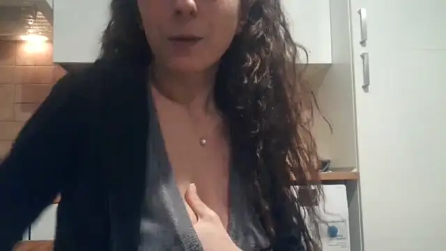 ariannasecret naked strip on cam for live sex video chat