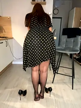 JessicaLLo naked strip on cam for live sex video chat