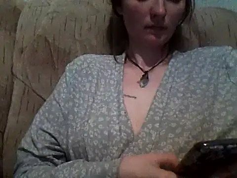 Mila–Rose naked strip on cam for live sex video chat