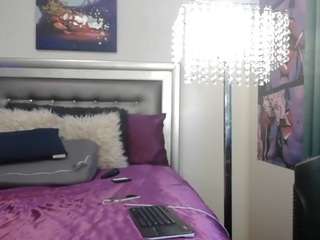QVEEN PURP nude Live Sex Chat Room in CamSoda