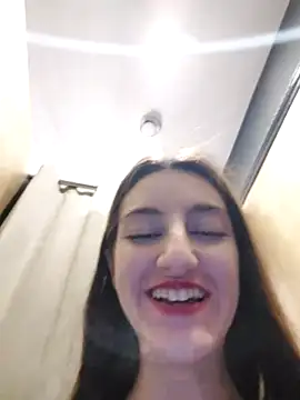 RiskyLola naked strip on cam for live sex video chat
