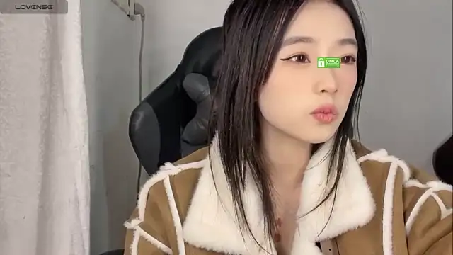 wenwen-baby naked strip on cam for live sex video chat