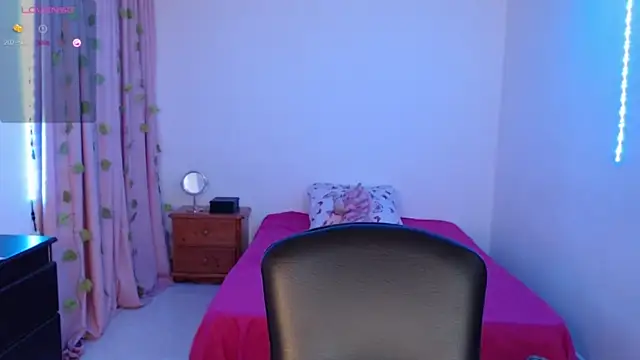 Zetrionn naked strip on cam for live sex video chat