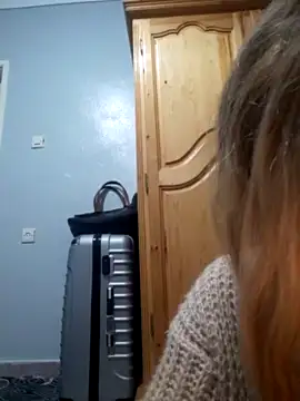 bellaarabee naked strip on cam for live sex video chat