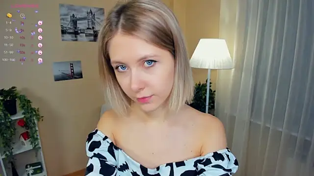 ChloeRobinson naked strip on cam for live sex video chat