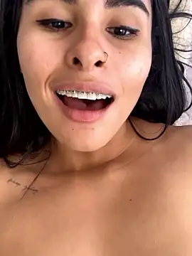 DannaRayyy naked strip on cam for live sex video chat