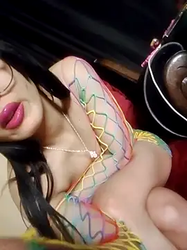 Hot-Queen-Maya-in-Dubai naked strip on cam for live sex video chat