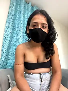 HOTAMARA naked strip on cam for live sex video chat
