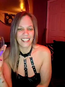 HotxxxCoupleUk naked strip on cam for live sex video chat