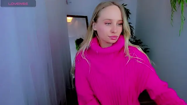 Mad1en naked strip on cam for live sex video chat