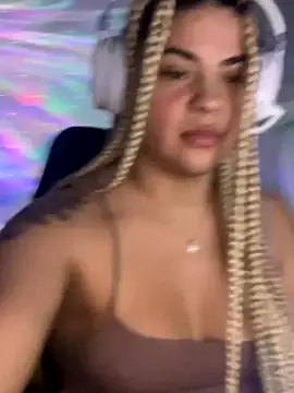 MelSaunders naked strip on cam for live sex video chat