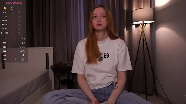 MollySamel naked strip on cam for live sex video chat