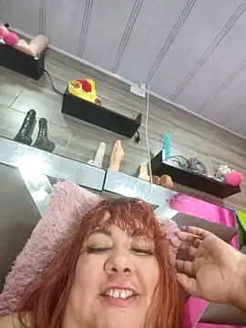 Nastymomslave naked strip on cam for live sex video chat