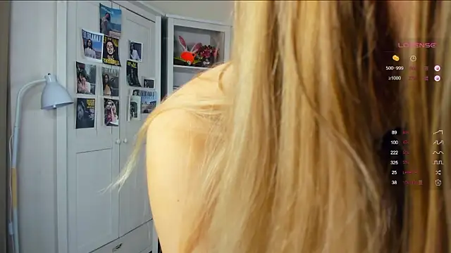 your_twinkle naked strip on cam for live sex video chat
