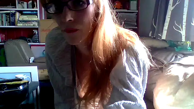 DelmarSlut naked strip on cam for live sex video chat