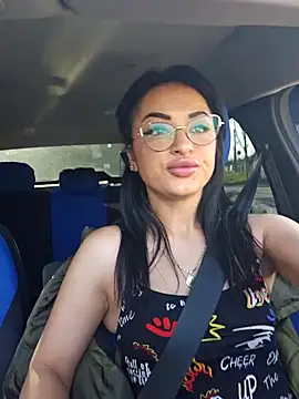 Emyra90 naked strip on cam for live sex video chat