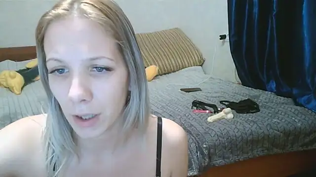 -GoldenGirl- naked strip on cam for live sex video chat