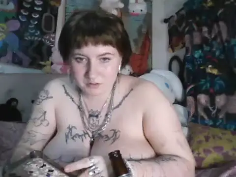 Itzluluxo naked strip on cam for live sex video chat