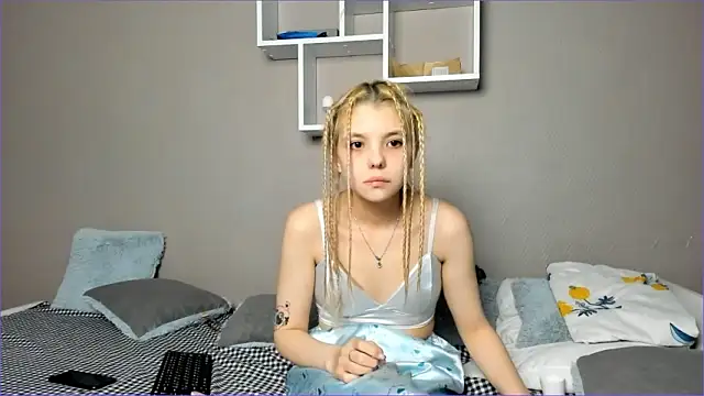 Leloo_Kittu naked strip on cam for live sex video chat