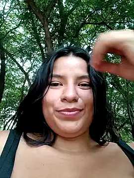 Scarlett_Walker11 naked strip on cam for live sex video chat