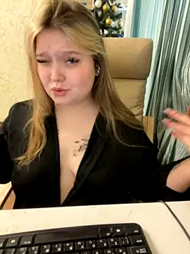 SofiaAdam naked strip on cam for live sex video chat