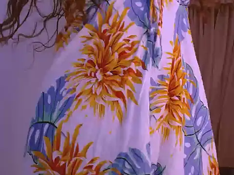 Nayade naked strip on cam for live sex video chat