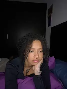 Sophiaa-Smith naked strip on cam for live sex video chat