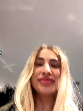 StrawberryPie69 naked strip on cam for live sex video chat