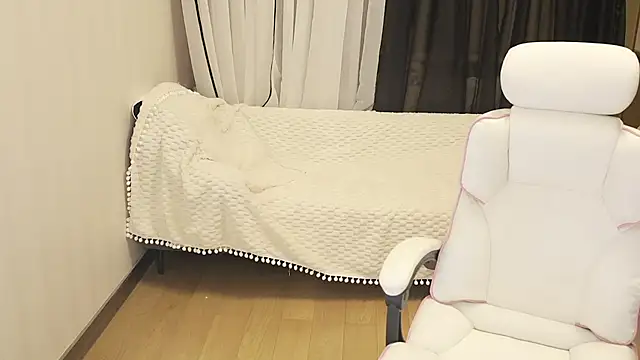 zhuzhulovebanan naked strip on cam for live sex video chat