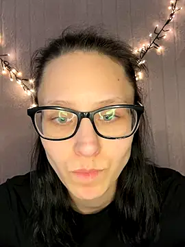 AmandaXxx1107 naked strip on cam for live sex video chat