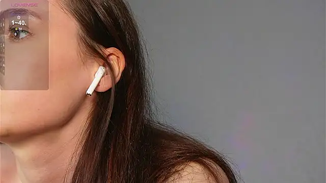 Avrilmoon naked strip on cam for live sex video chat