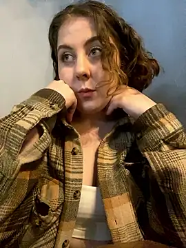 -cinnabon naked strip on cam for live sex video chat