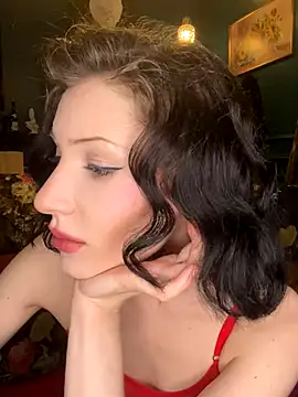 JulietHeart naked strip on cam for live sex video chat