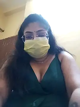 LAVERNIYA_ naked strip on cam for live sex video chat