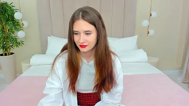 MilliaMiller naked strip on cam for live sex video chat
