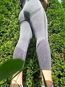 Mom_is_the_best naked strip on cam for live sex video chat